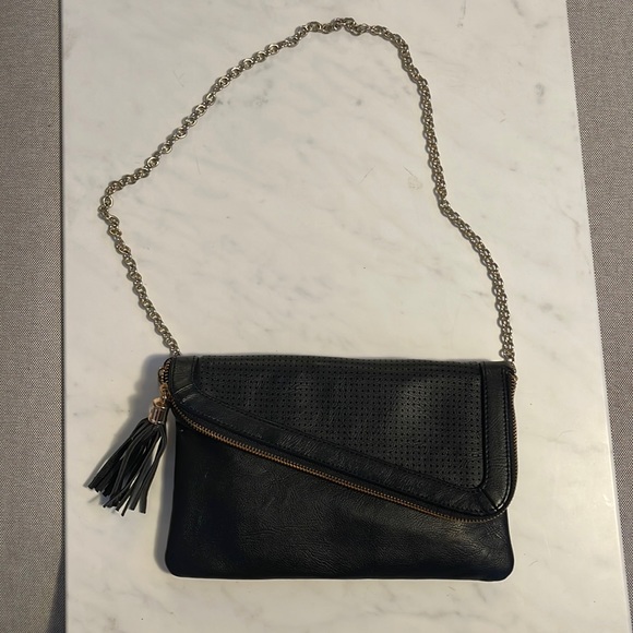 Gently used fake leather black no name shoulder bag - Picture 1 of 4